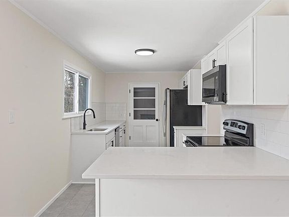 5th image of 5010 Crisp Ave