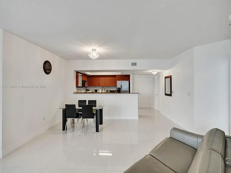 16699 Collins Ave #2305 — Photo 8