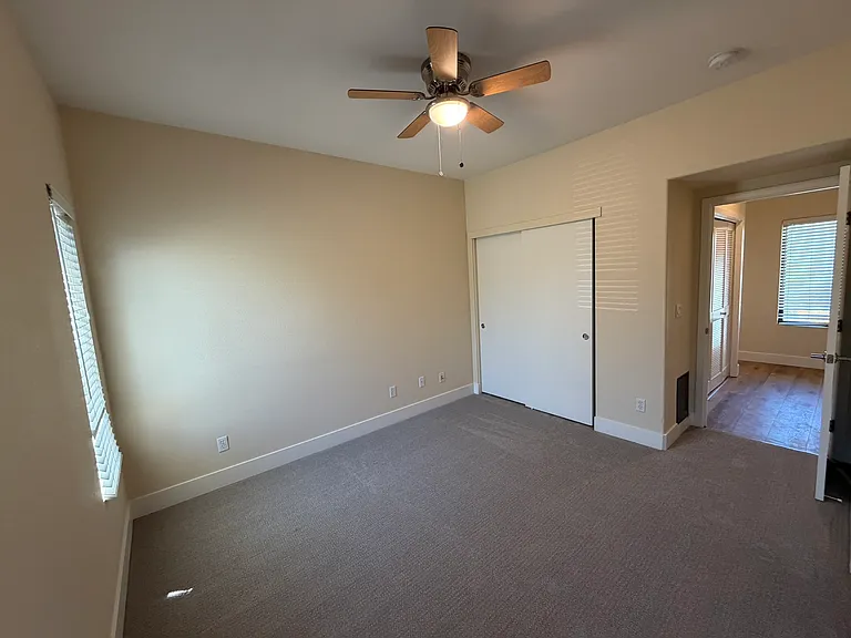 2609 R St — Photo 8