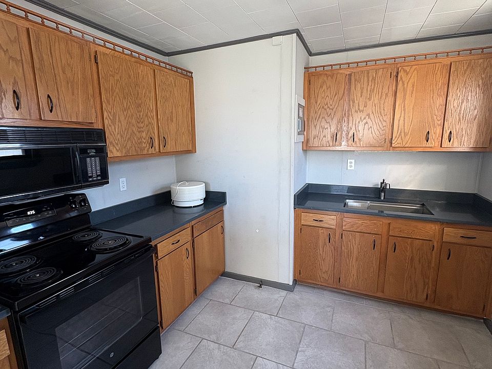 2nd image of 8 N Elm Ave