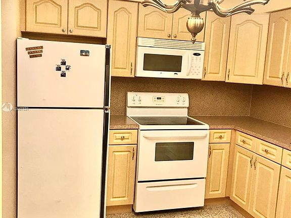 4th image of 4645 E 8th Ave #4645