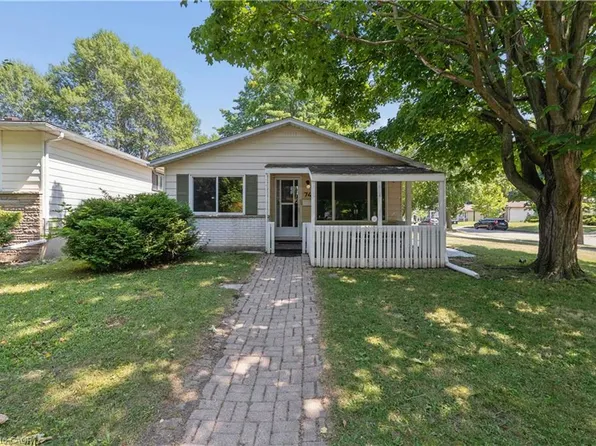 74 Helene Cres, Waterloo, ON N2L 5E5
