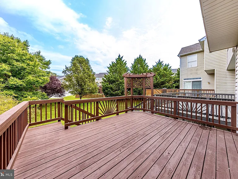 130 Spencer Cir — Photo 32