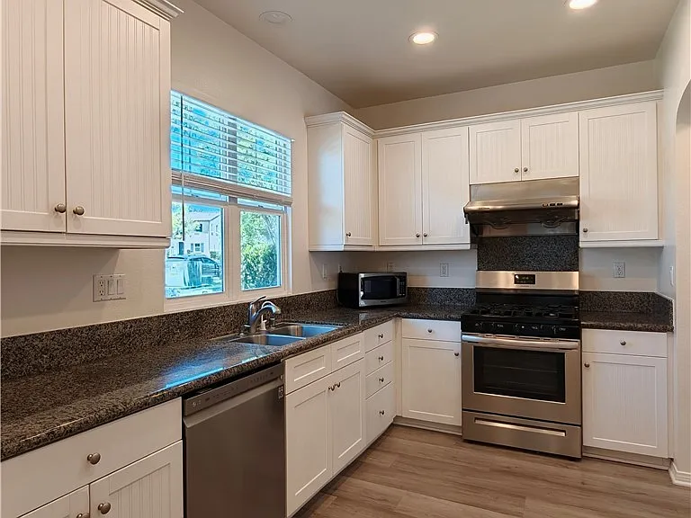 15765 Lindbergh Ave — Photo 26
