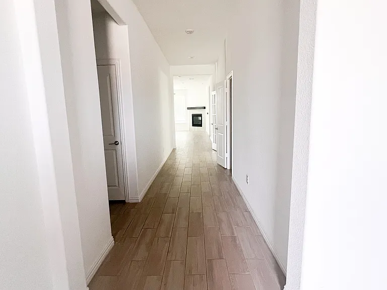 9837 Larkfield Dr — Photo 18
