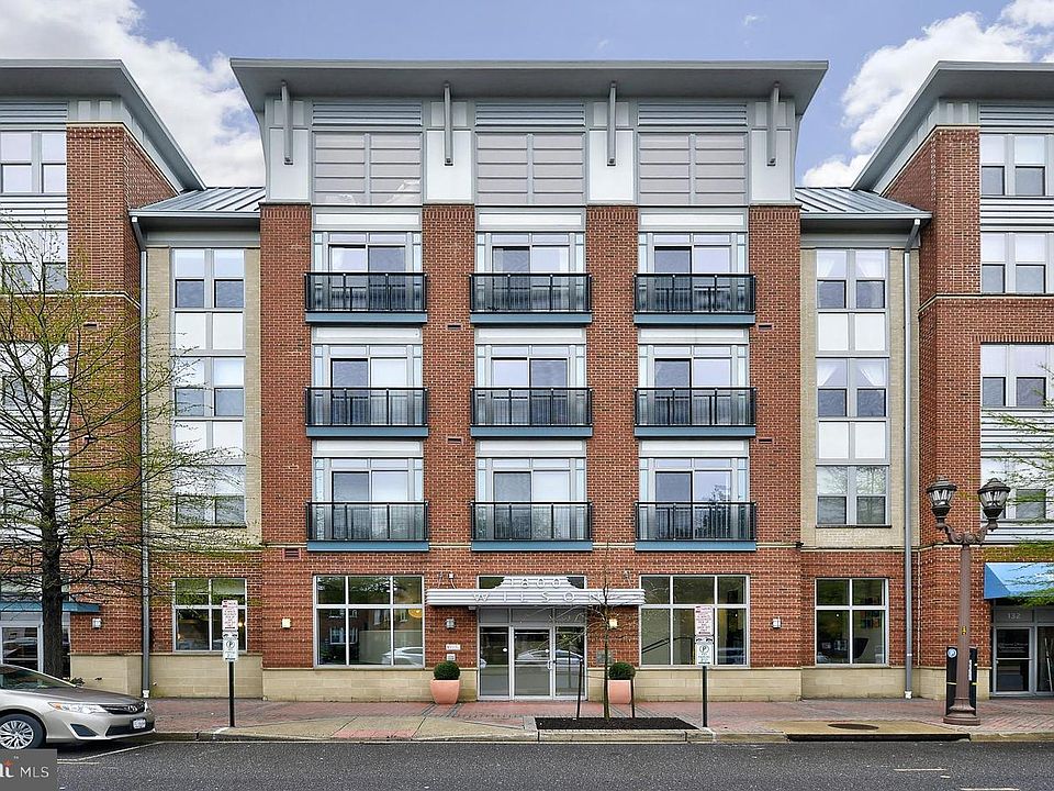 1st image of 1800 Wilson Blvd #318