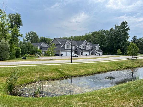 2074 Community Ln #105