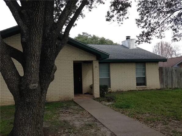 2203 Windsor Dr, Bryan, TX 77802