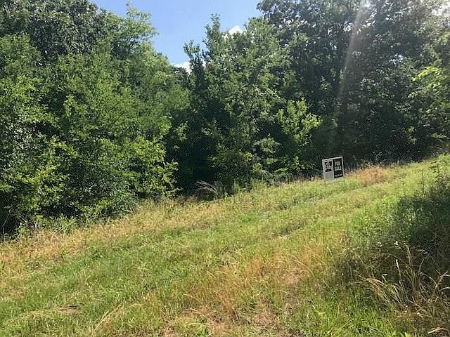 1st image of 3008 Willow Dr