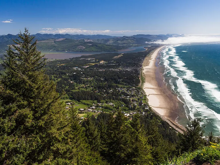 Ideal location between the ocean and bay