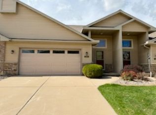 1243 Prairie Falcon Trl, Green Bay, WI 54313