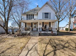 206 West St, Monroe Center, IL 61052