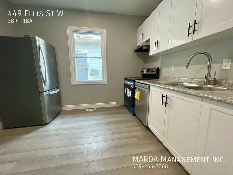 449 Ellis St W — Photo 7