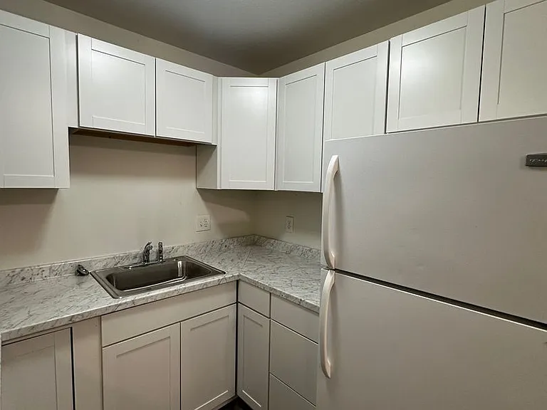 412 N Rouse Ave #A-H — Photo 8