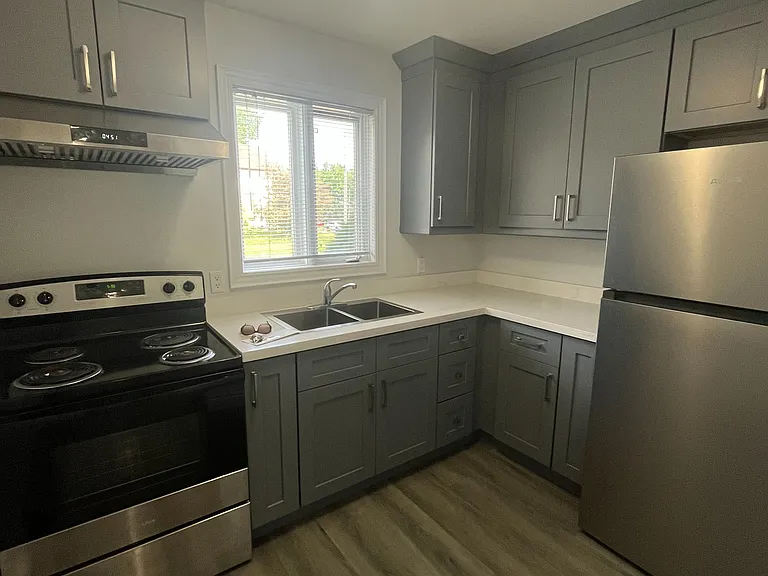 277 Adelaide Ave N #101 — Photo 11