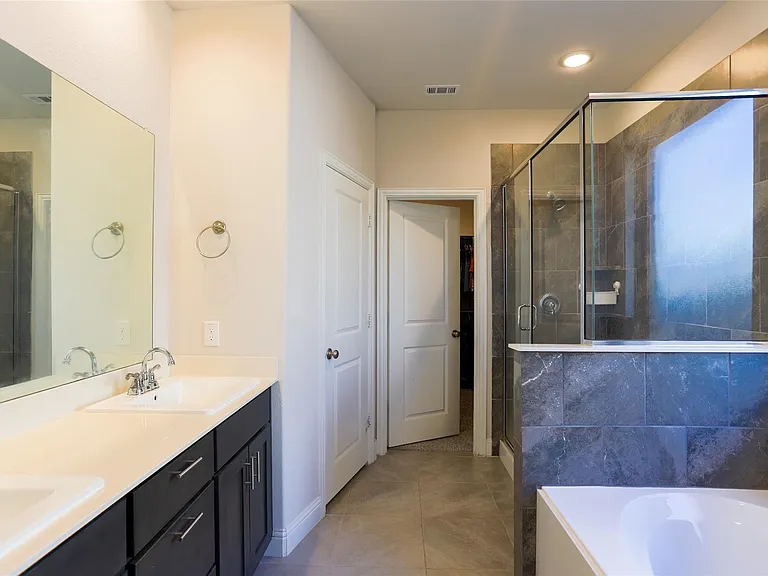 412 Christie Xing — Photo 20