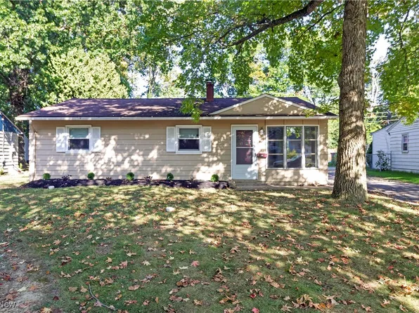 203 Erieview Blvd, Sheffield Lake, OH 44054