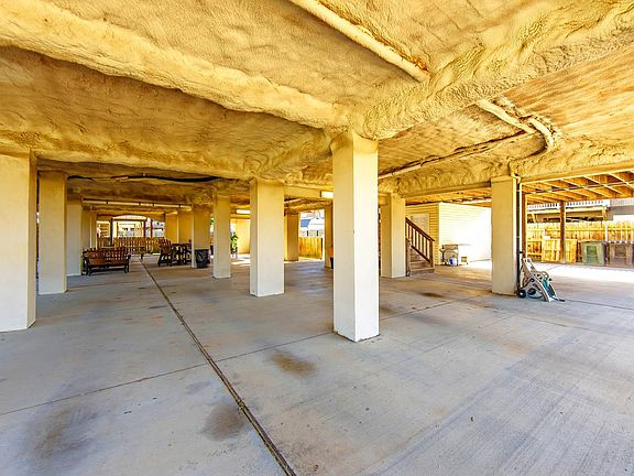 4th image of 113 S Central Blvd