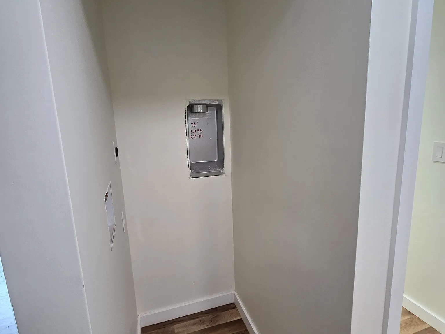 2 bed, 1.0 bath, 600 sqft, $2,000 — Photo 2