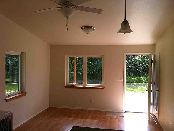 3rd image of 2240 Betts Byp