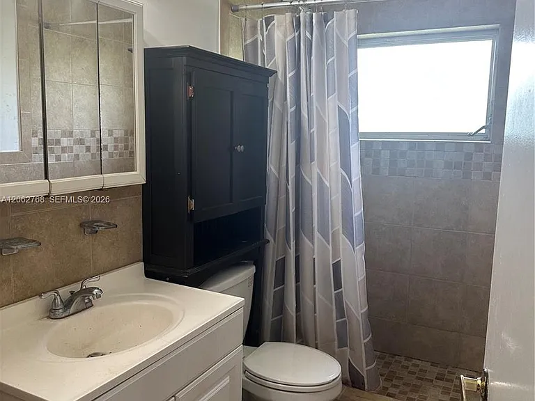 5340 Orduna Dr — Photo 9