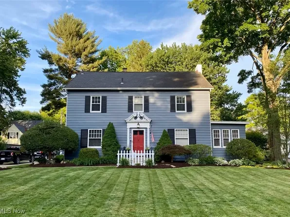 121 White Pond Dr, Akron, OH 44313