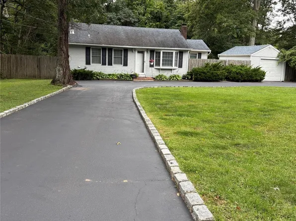 499 Revilo Avenue, Shirley, NY 11967