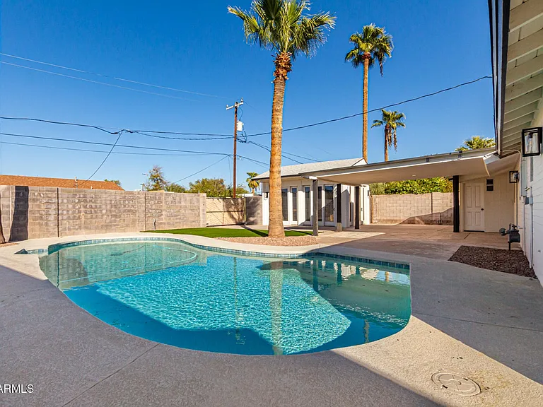 818 W Elna Rae St — Photo 31