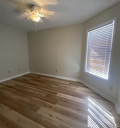 5th image of 3592-3594 Torbay Dr