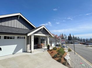 6078 Kingbird Ave, Sechelt, BC V7Z 0S4