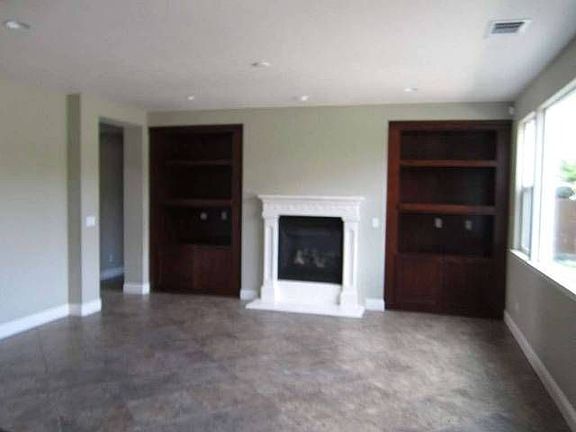 5th image of 3061 Southcreek Dr