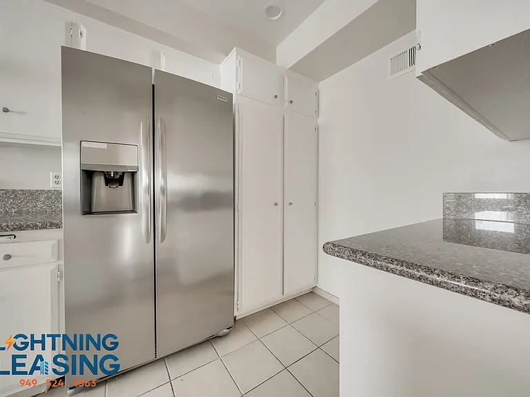 815 S Shenandoah St #302 — Photo 33