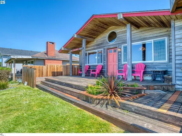 1330 NW Spring St, Newport, OR 97365