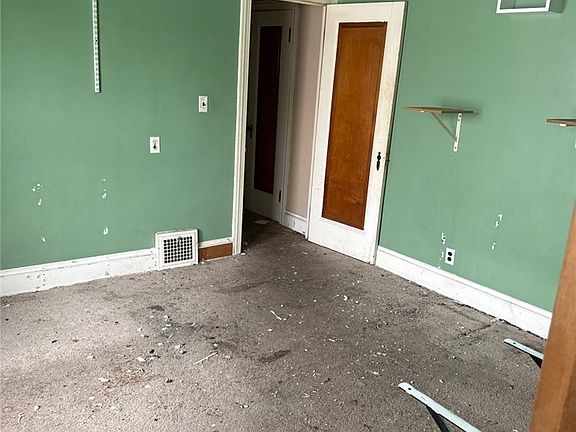 2nd image of 3357 E 146th St