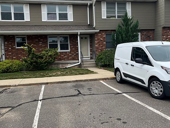 2nd image of 9 Saint Marc Cir #9E
