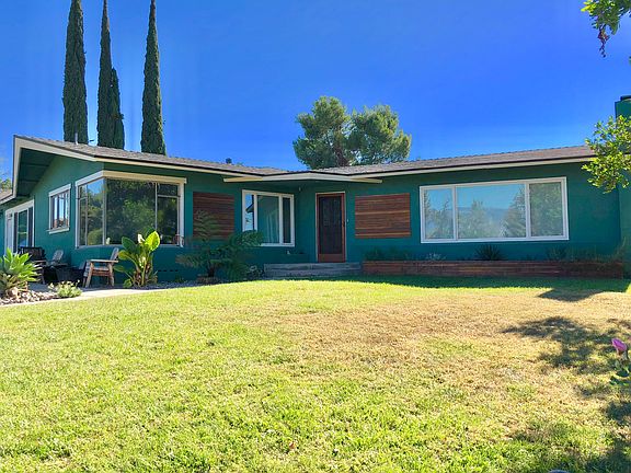 3rd image of 640 E Sunset Dr
