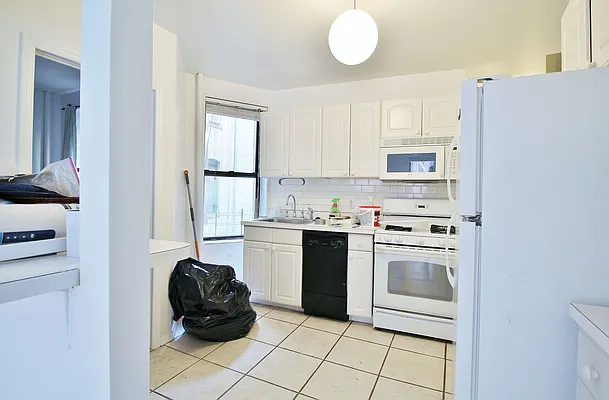 Rented by Julianna Realty Corp | media 11