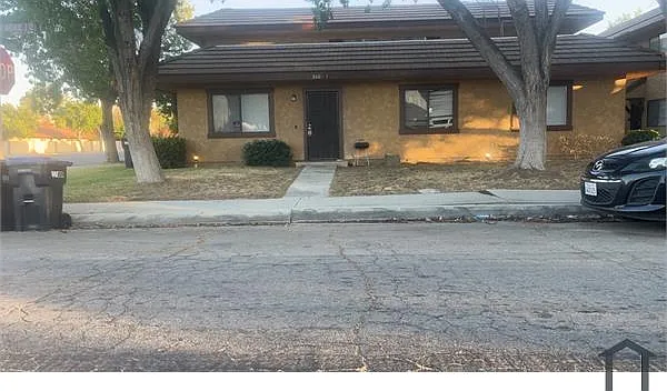 2 bed, $2,100 — Photo 1