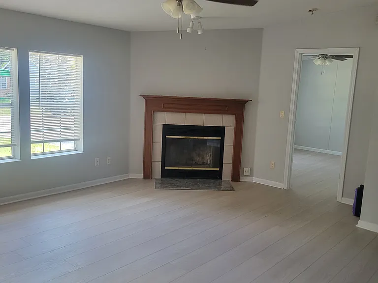 424 W 60th St — Photo 3