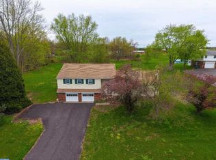 1440 Mearns Rd, Warminster, PA 18974