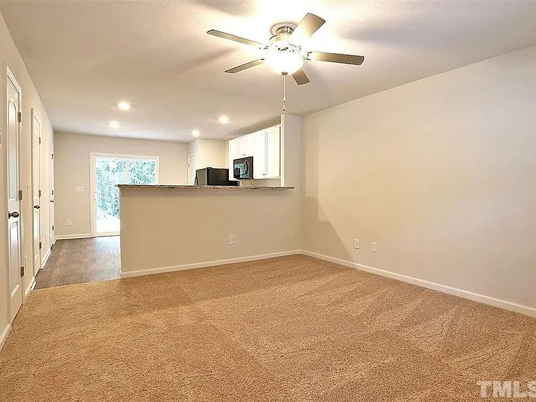 918 E Green St #E103 — Photo 2
