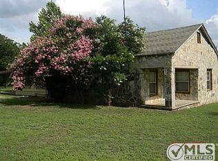 211 Hillcrest St, Hico, TX 76457