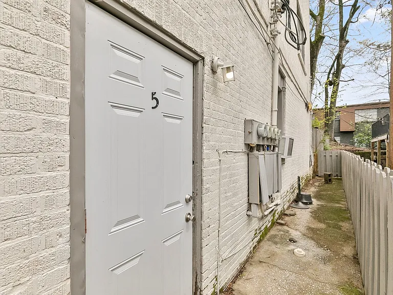 McCormic II Apartments — Photo 12
