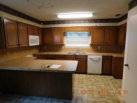 5th image of 2810 Nueces Dr