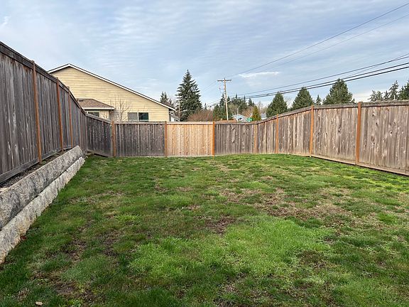 4th image of 609 142nd St SW