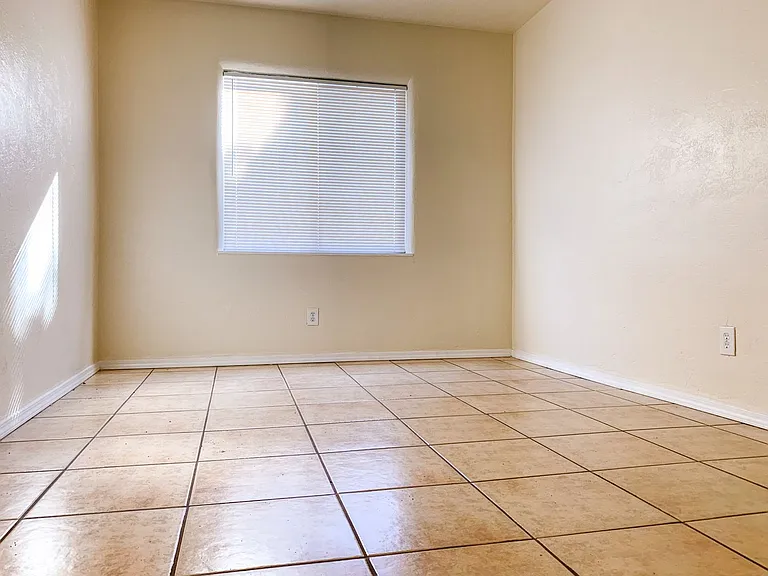 200-206 San Pablo St NE — Photo 14