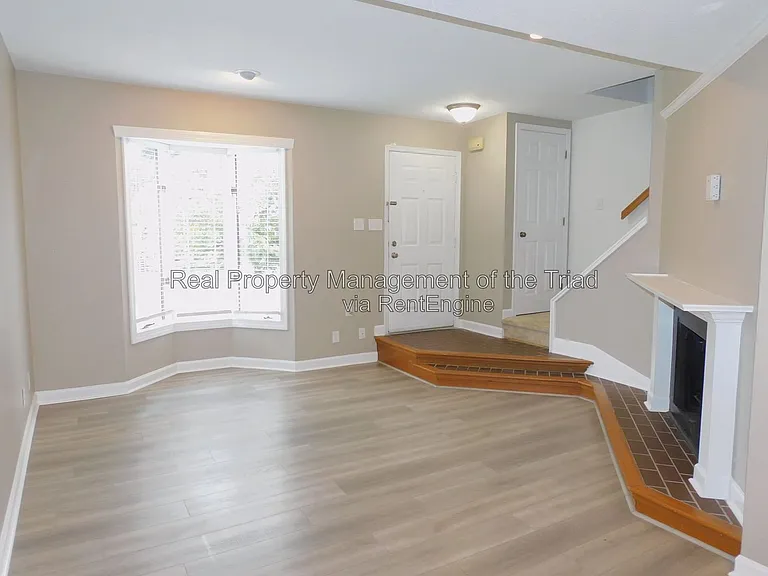 805 W McGee St #B — Photo 2