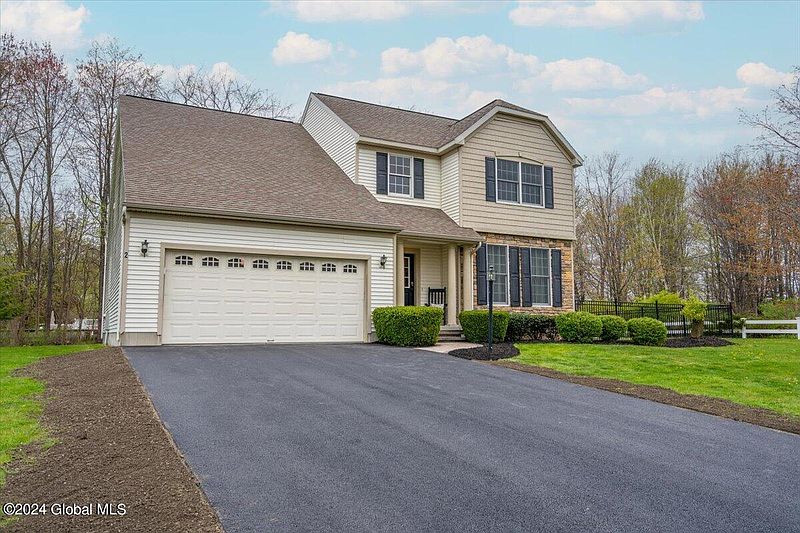 2nd image of 2 Hilltop Drive