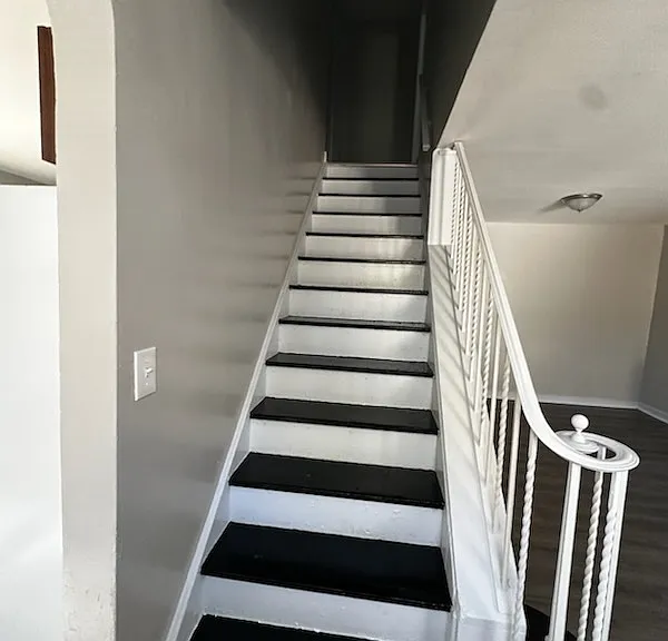 1094 S Common Rd — Photo 8