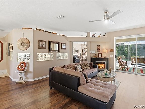 3rd image of 69 Oak Village Blvd S